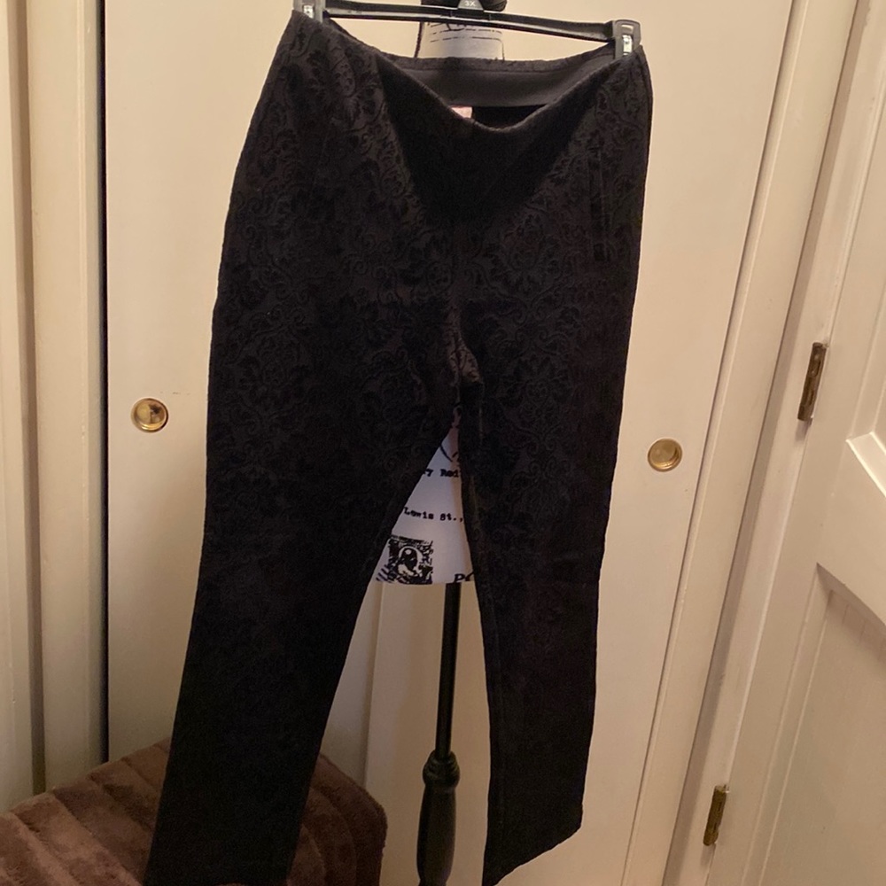 Chicos black velvet pull on dress pant. Size 10t